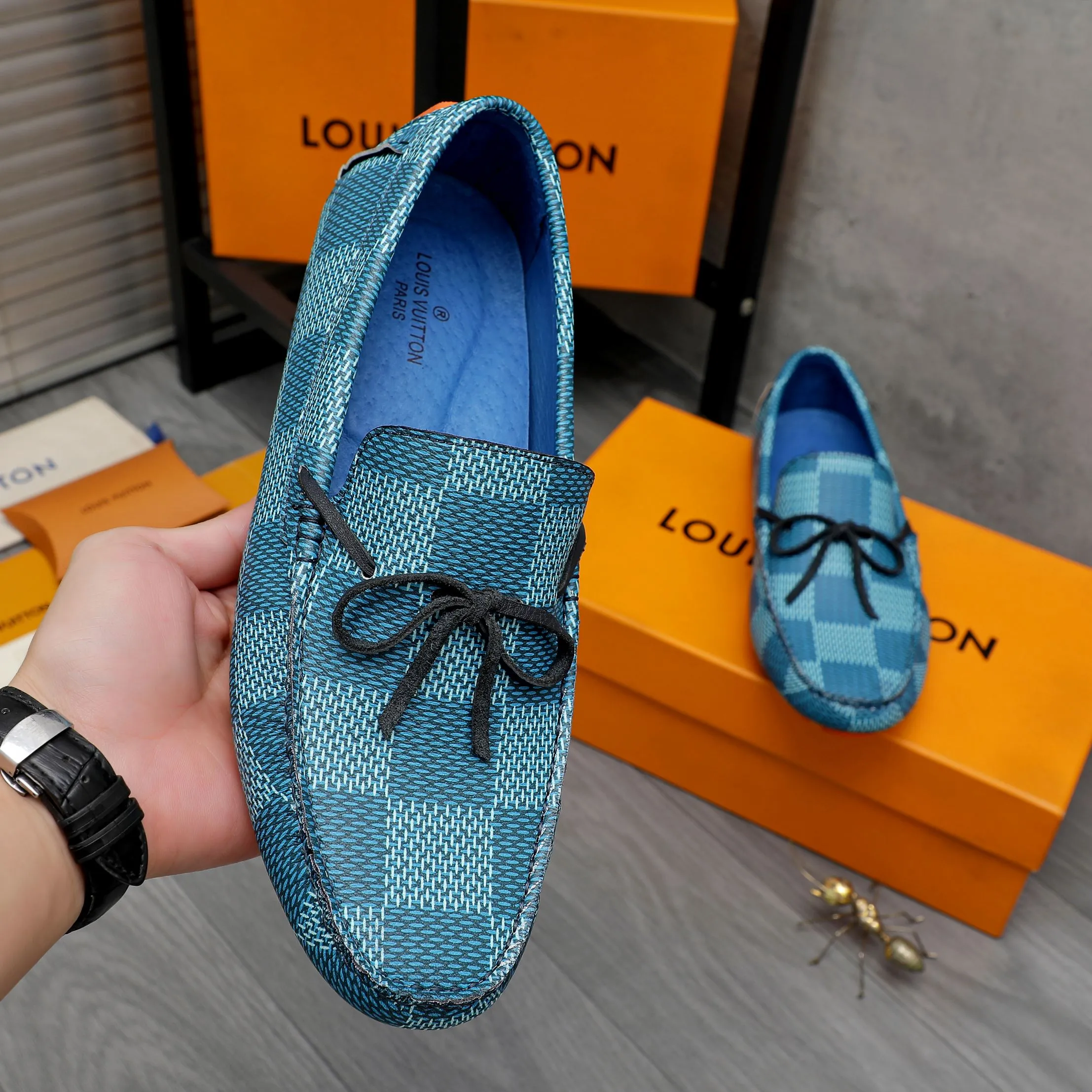 Men's shoes 💰400 Product trademark: LV "Louis Vuitton" casual slip-on shoes Regular size: 38-45 (45 is custom-made and non-returnable) Product materials: Selected high-quality plaid cowhide upper, pigskin lining, rubber outsole